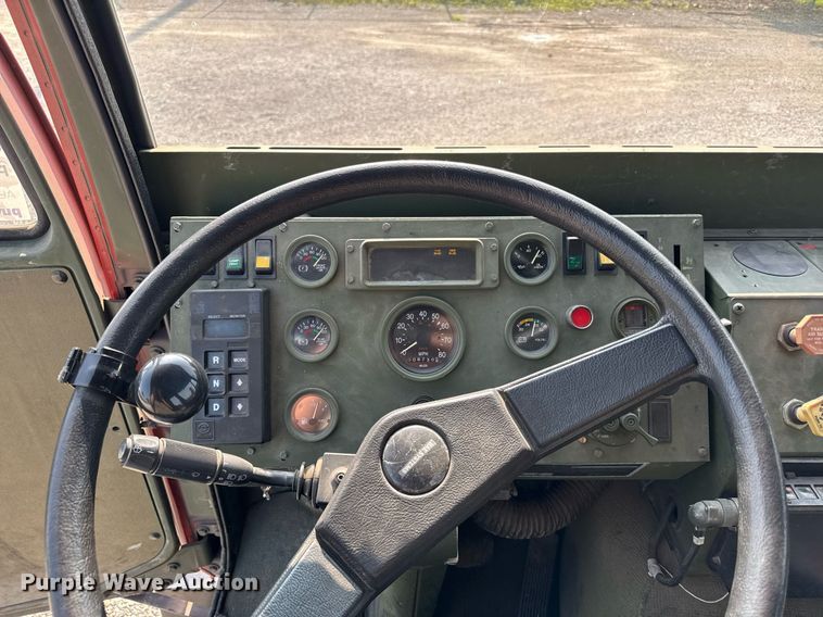 image for item DS4344 1997 Stewart and Stevenson Services INC M1078 flatbed truck