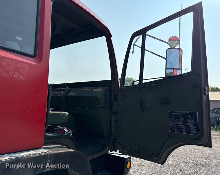 image for item DS4344 1997 Stewart and Stevenson Services INC M1078 flatbed truck