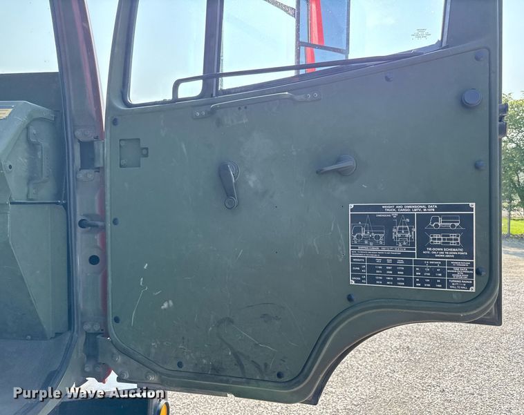 image for item DS4344 1997 Stewart and Stevenson Services INC M1078 flatbed truck