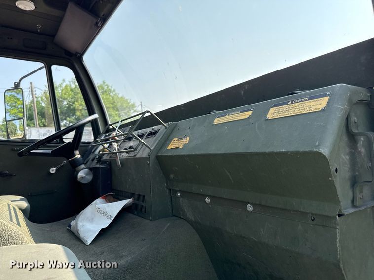 image for item DS4344 1997 Stewart and Stevenson Services INC M1078 flatbed truck