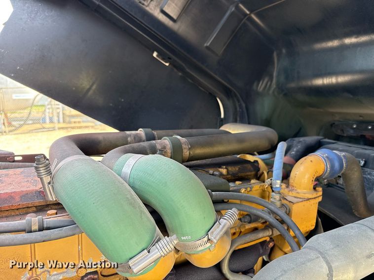 image for item DS4344 1997 Stewart and Stevenson Services INC M1078 flatbed truck