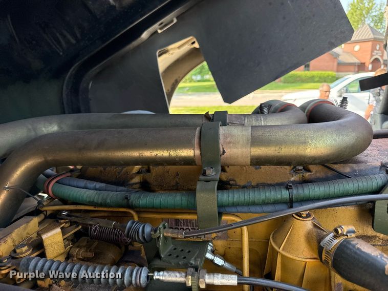 image for item DS4344 1997 Stewart and Stevenson Services INC M1078 flatbed truck