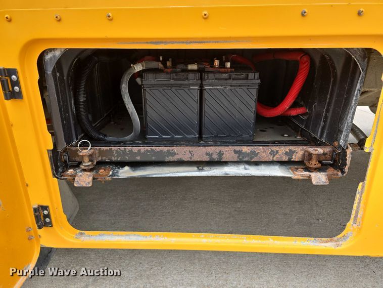 image for item DT6967 2011 Thomas Built Buses Saf-T-Liner school bus