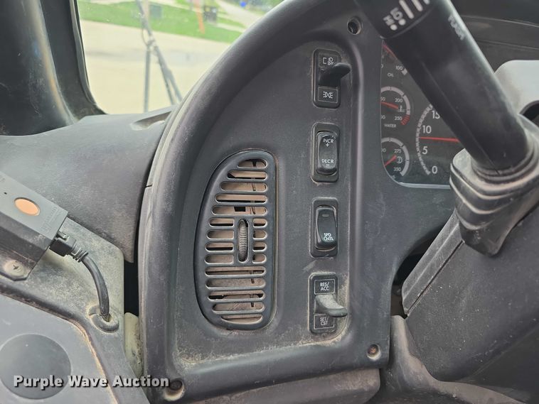 image for item DT6967 2011 Thomas Built Buses Saf-T-Liner school bus