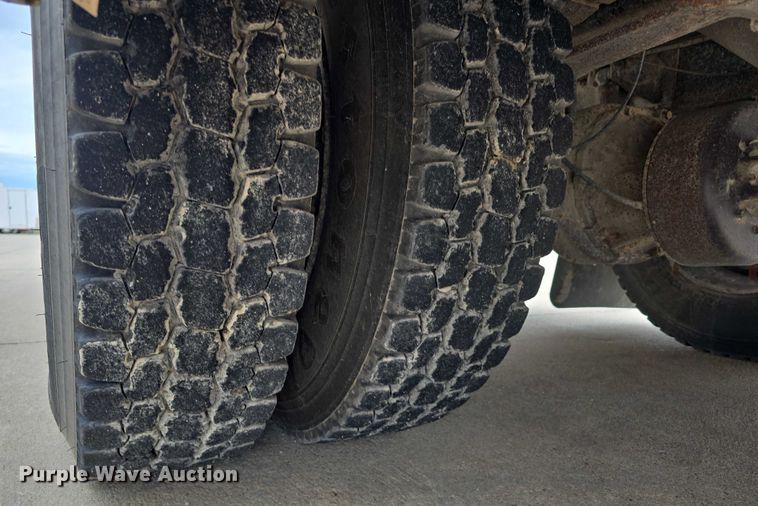 image for item DT6967 2011 Thomas Built Buses Saf-T-Liner school bus