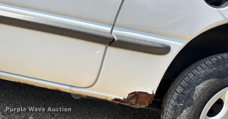 image for item DW3402 2000 Dodge Grand Caravan van