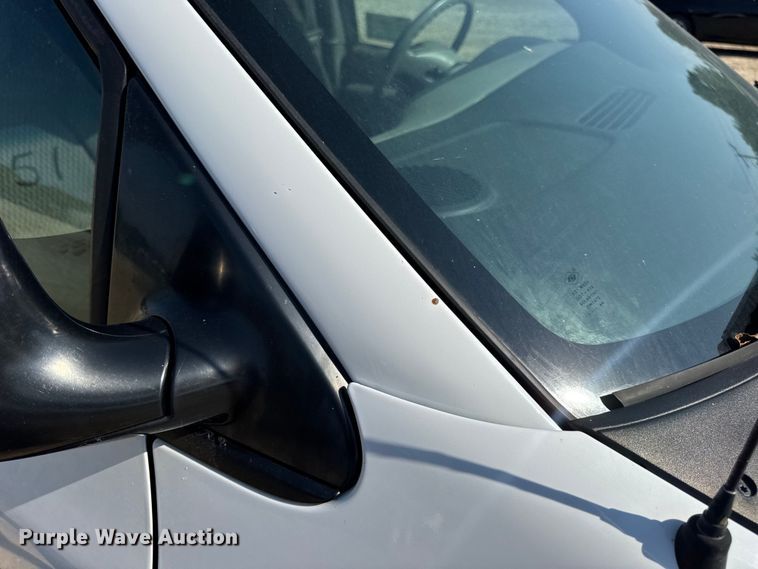 image for item DW3402 2000 Dodge Grand Caravan van