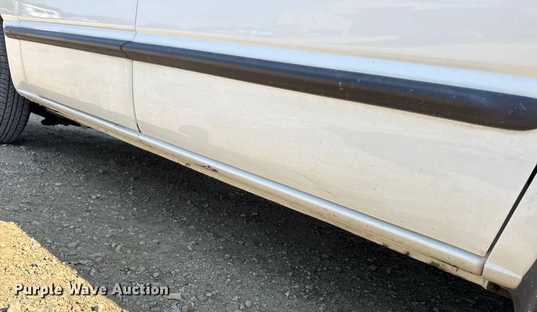 image for item DW3402 2000 Dodge Grand Caravan van