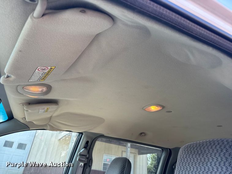 image for item DW3402 2000 Dodge Grand Caravan van