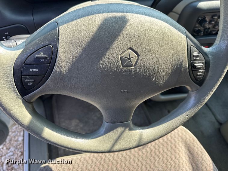 image for item DW3402 2000 Dodge Grand Caravan van