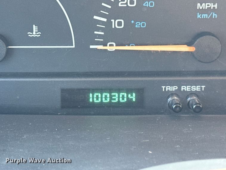 image for item DW3402 2000 Dodge Grand Caravan van