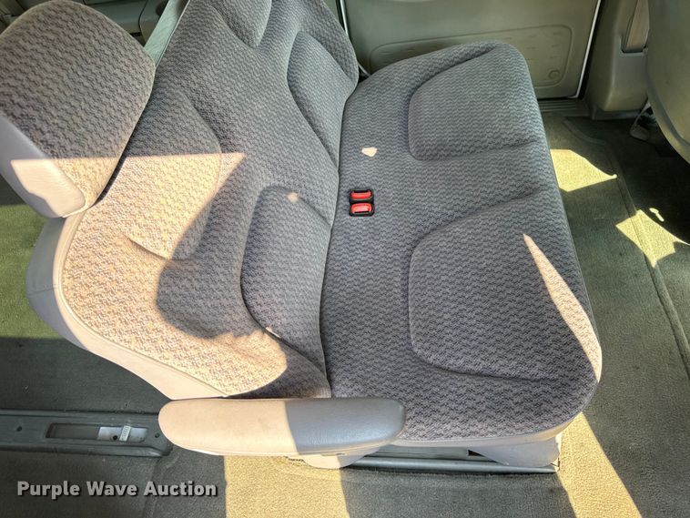 image for item DW3402 2000 Dodge Grand Caravan van