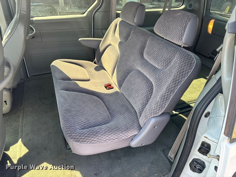 image for item DW3402 2000 Dodge Grand Caravan van