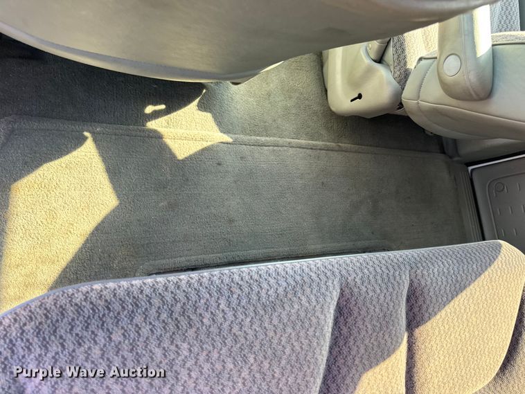 image for item DW3402 2000 Dodge Grand Caravan van