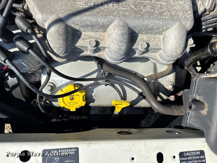 image for item DW3402 2000 Dodge Grand Caravan van