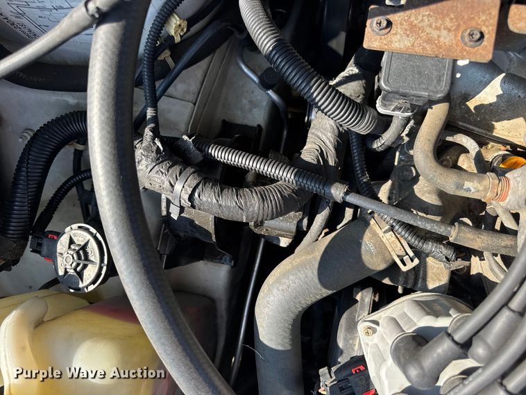 image for item DW3402 2000 Dodge Grand Caravan van