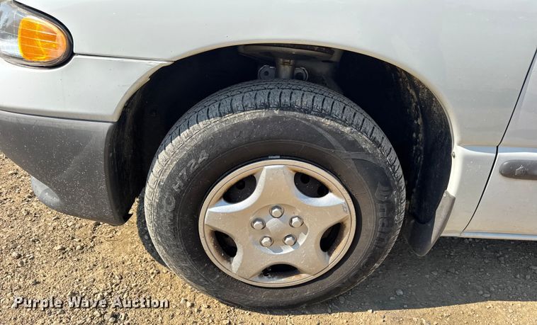 image for item DW3402 2000 Dodge Grand Caravan van