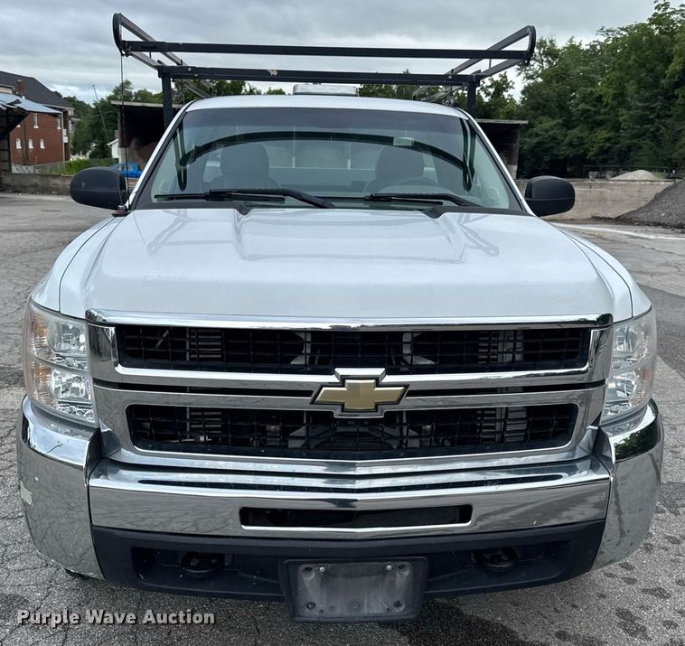 image for item DW3424 2007 Chevrolet Silverado 2500HD utility bed pickup truck
