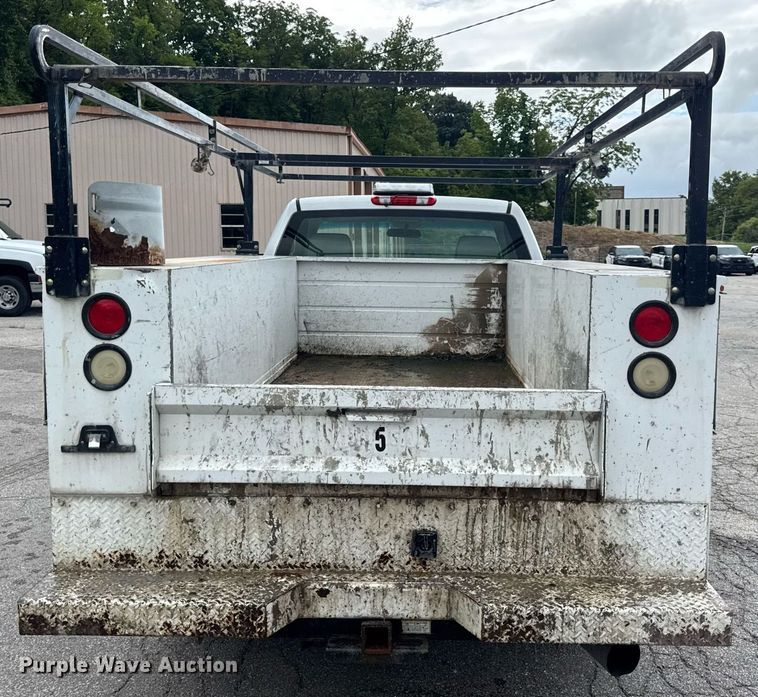 image for item DW3424 2007 Chevrolet Silverado 2500HD utility bed pickup truck