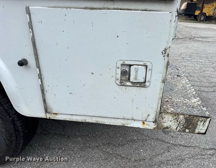 image for item DW3424 2007 Chevrolet Silverado 2500HD utility bed pickup truck