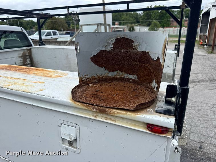 image for item DW3424 2007 Chevrolet Silverado 2500HD utility bed pickup truck