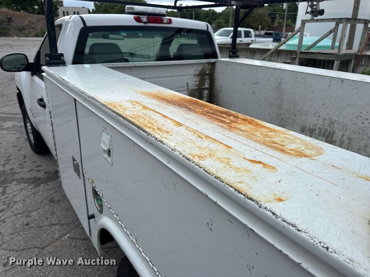 image for item DW3424 2007 Chevrolet Silverado 2500HD utility bed pickup truck