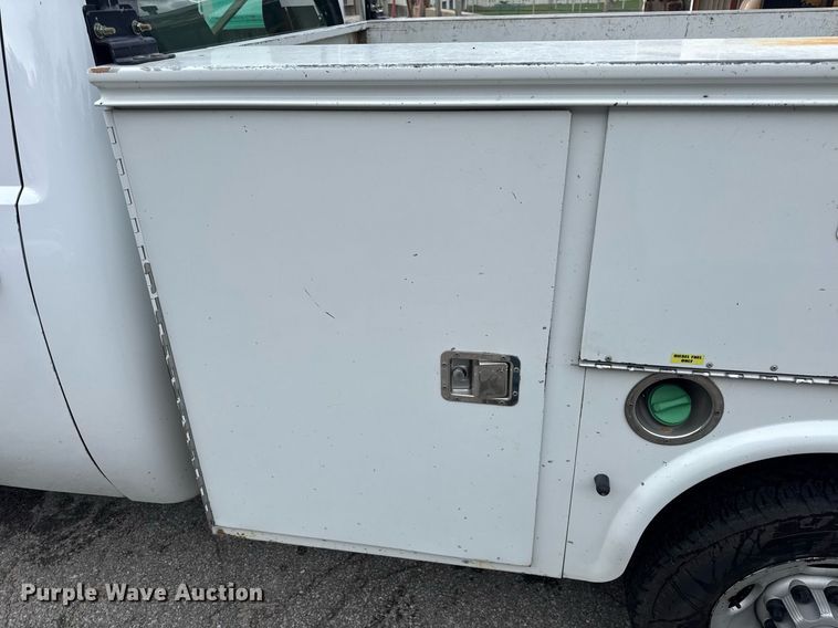 image for item DW3424 2007 Chevrolet Silverado 2500HD utility bed pickup truck