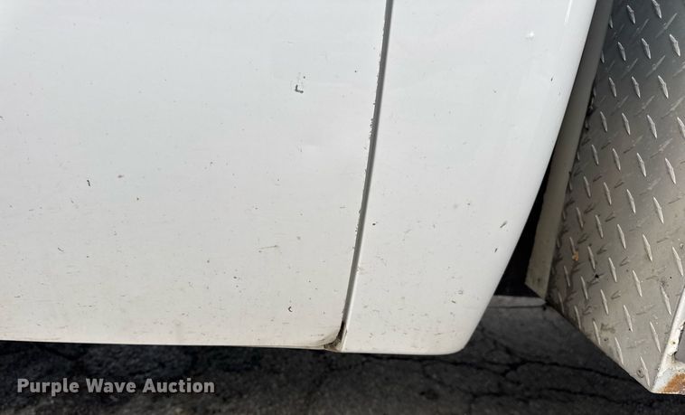 image for item DW3424 2007 Chevrolet Silverado 2500HD utility bed pickup truck