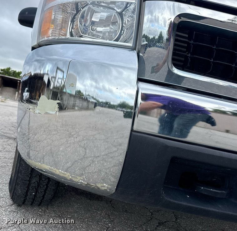 image for item DW3424 2007 Chevrolet Silverado 2500HD utility bed pickup truck