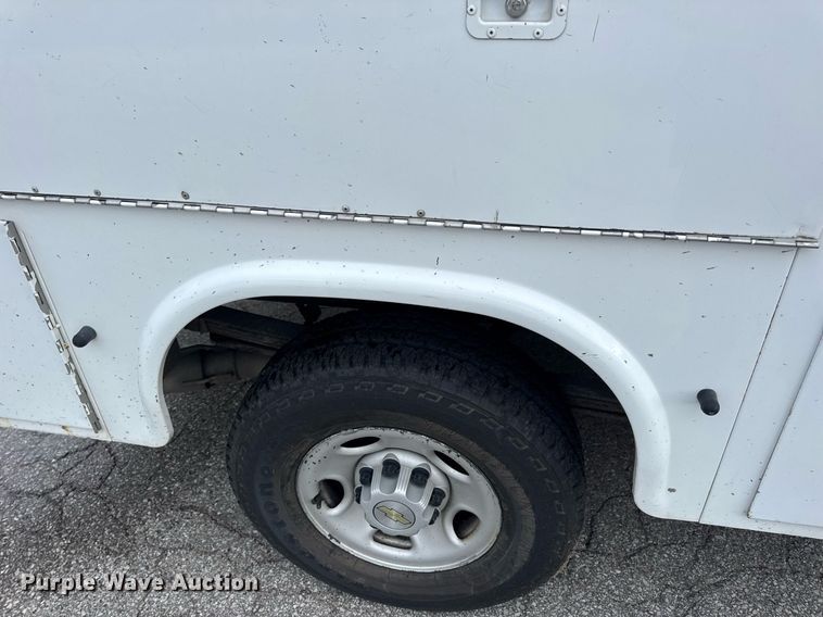 image for item DW3424 2007 Chevrolet Silverado 2500HD utility bed pickup truck