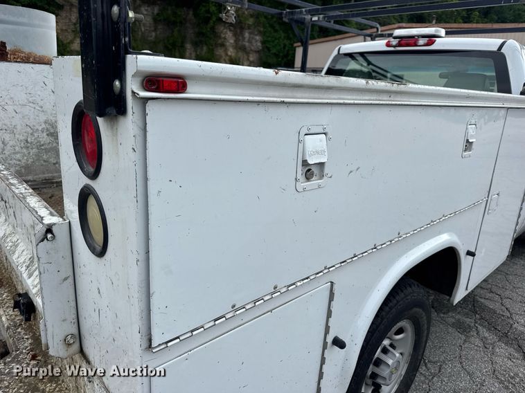 image for item DW3424 2007 Chevrolet Silverado 2500HD utility bed pickup truck