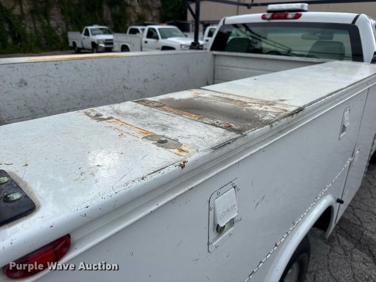 image for item DW3424 2007 Chevrolet Silverado 2500HD utility bed pickup truck