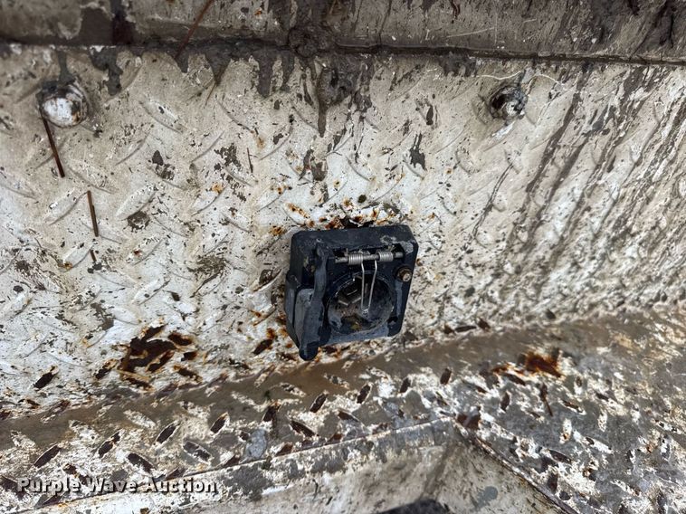 image for item DW3424 2007 Chevrolet Silverado 2500HD utility bed pickup truck