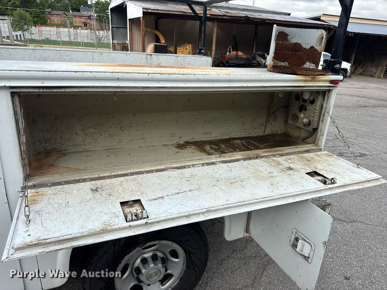 image for item DW3424 2007 Chevrolet Silverado 2500HD utility bed pickup truck