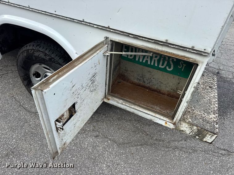 image for item DW3424 2007 Chevrolet Silverado 2500HD utility bed pickup truck