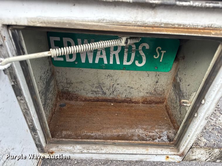 image for item DW3424 2007 Chevrolet Silverado 2500HD utility bed pickup truck