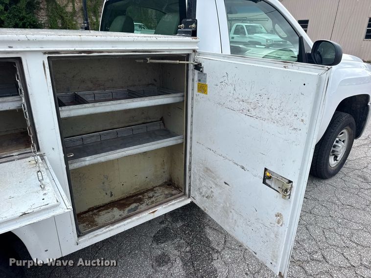 image for item DW3424 2007 Chevrolet Silverado 2500HD utility bed pickup truck