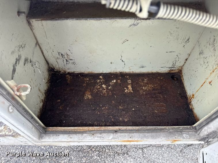 image for item DW3424 2007 Chevrolet Silverado 2500HD utility bed pickup truck