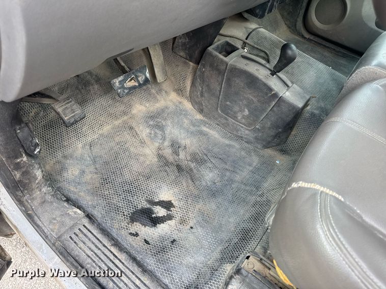 image for item DW3424 2007 Chevrolet Silverado 2500HD utility bed pickup truck