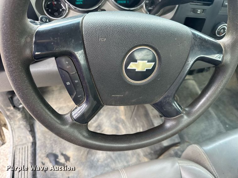 image for item DW3424 2007 Chevrolet Silverado 2500HD utility bed pickup truck