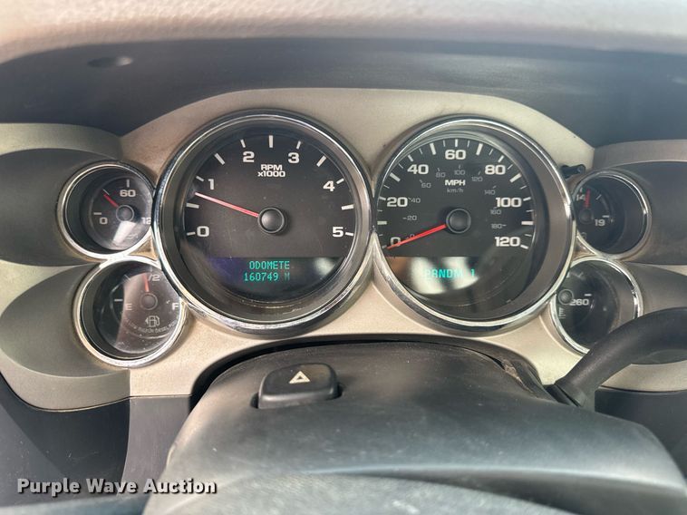 image for item DW3424 2007 Chevrolet Silverado 2500HD utility bed pickup truck