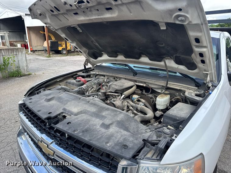 image for item DW3424 2007 Chevrolet Silverado 2500HD utility bed pickup truck