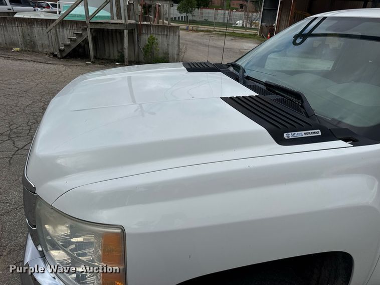 image for item DW3425 2007 Chevrolet Silverado 2500HD utility bed pickup truck