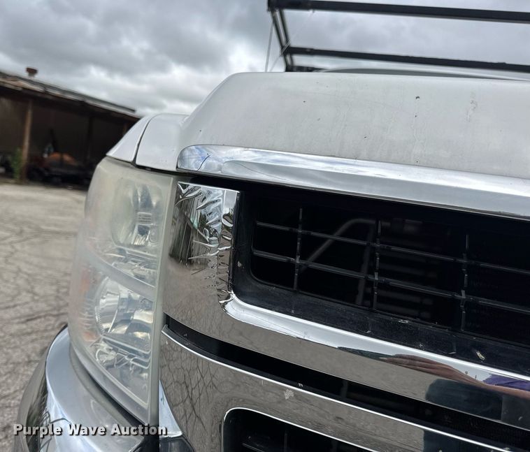 image for item DW3425 2007 Chevrolet Silverado 2500HD utility bed pickup truck