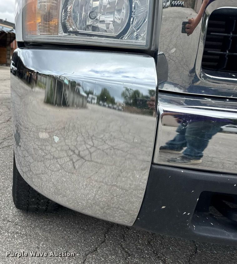 image for item DW3425 2007 Chevrolet Silverado 2500HD utility bed pickup truck