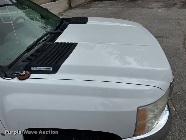 image for item DW3425 2007 Chevrolet Silverado 2500HD utility bed pickup truck