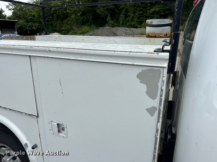 image for item DW3425 2007 Chevrolet Silverado 2500HD utility bed pickup truck