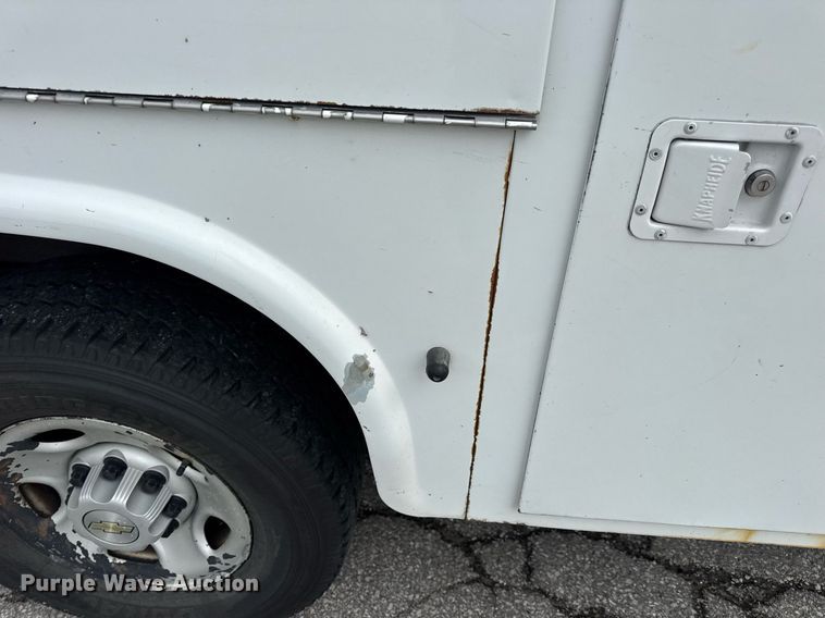 image for item DW3425 2007 Chevrolet Silverado 2500HD utility bed pickup truck