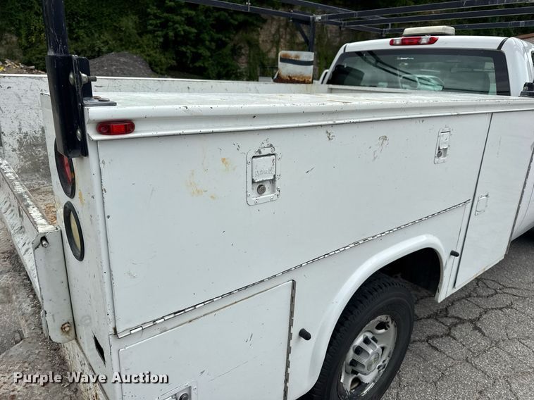 image for item DW3425 2007 Chevrolet Silverado 2500HD utility bed pickup truck