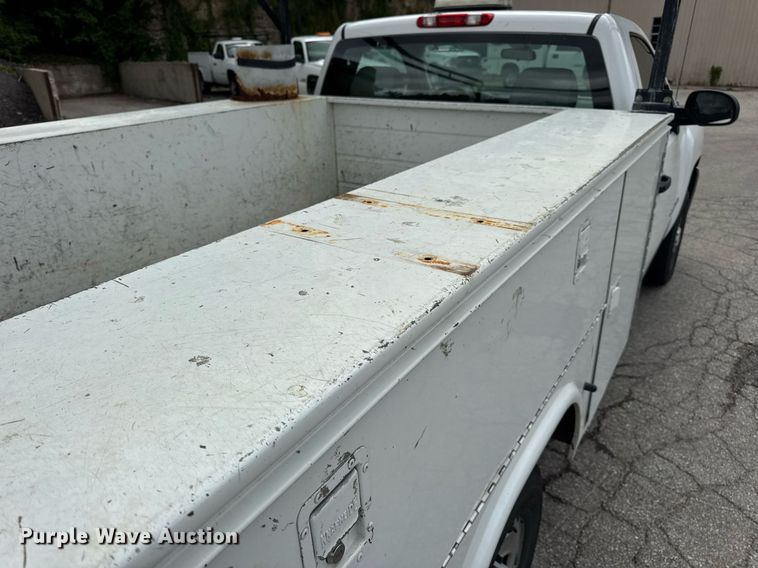 image for item DW3425 2007 Chevrolet Silverado 2500HD utility bed pickup truck